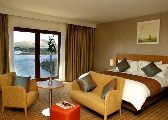 Sneem Hotel Сним