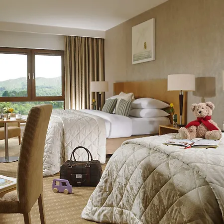 Sneem Hotel סנים